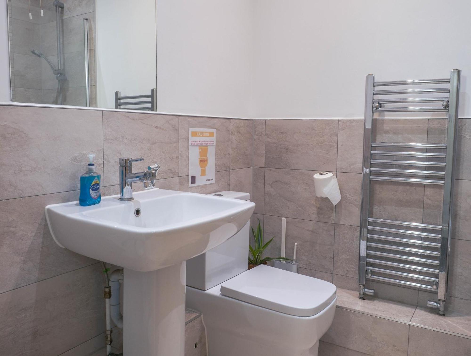 Beachside Retreat 3 Bedroom 3 Bathroom Seaside With Parking