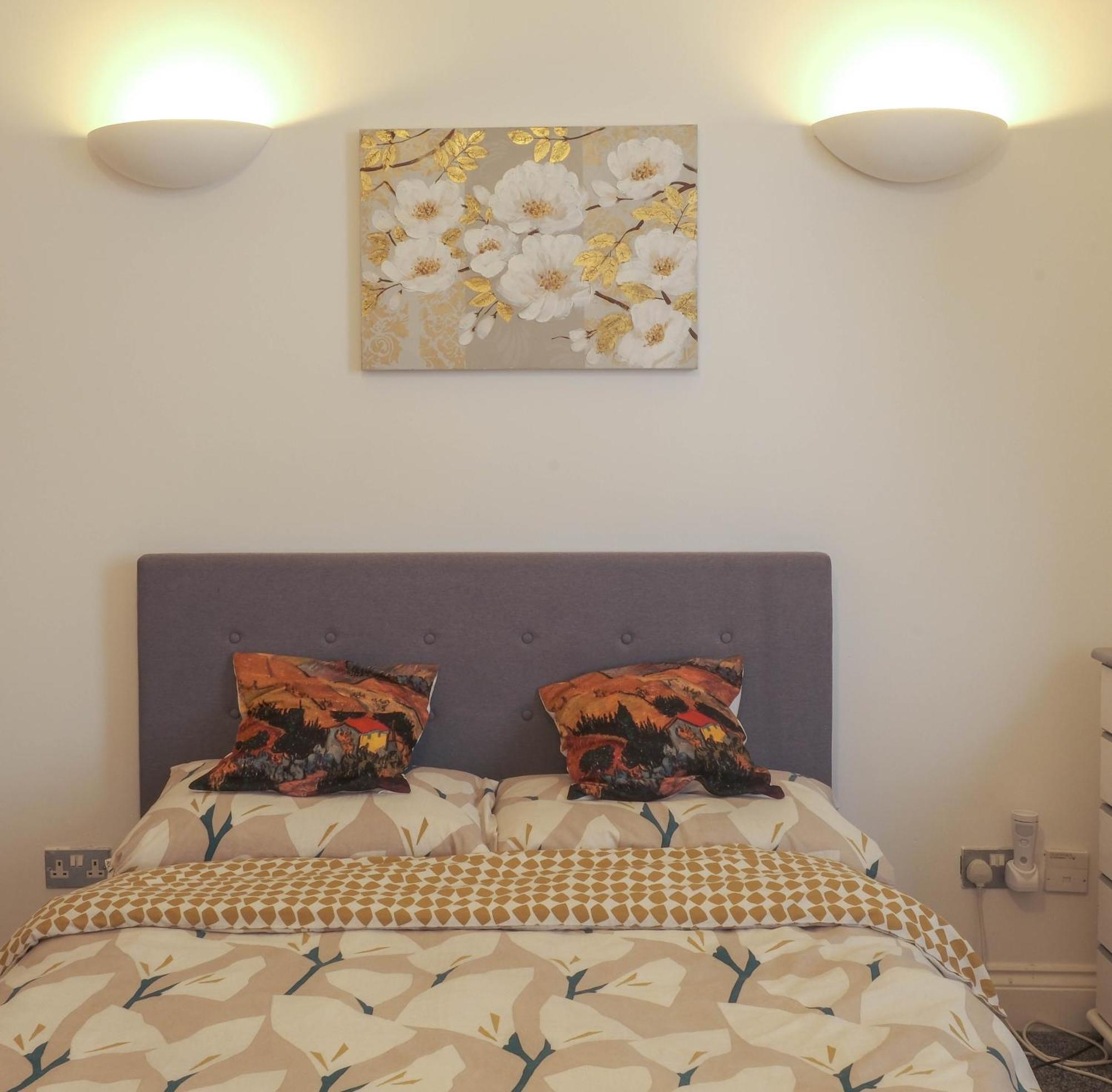 Beachside Retreat 3 Bedroom 3 Bathroom Seaside With Parking Apartment *