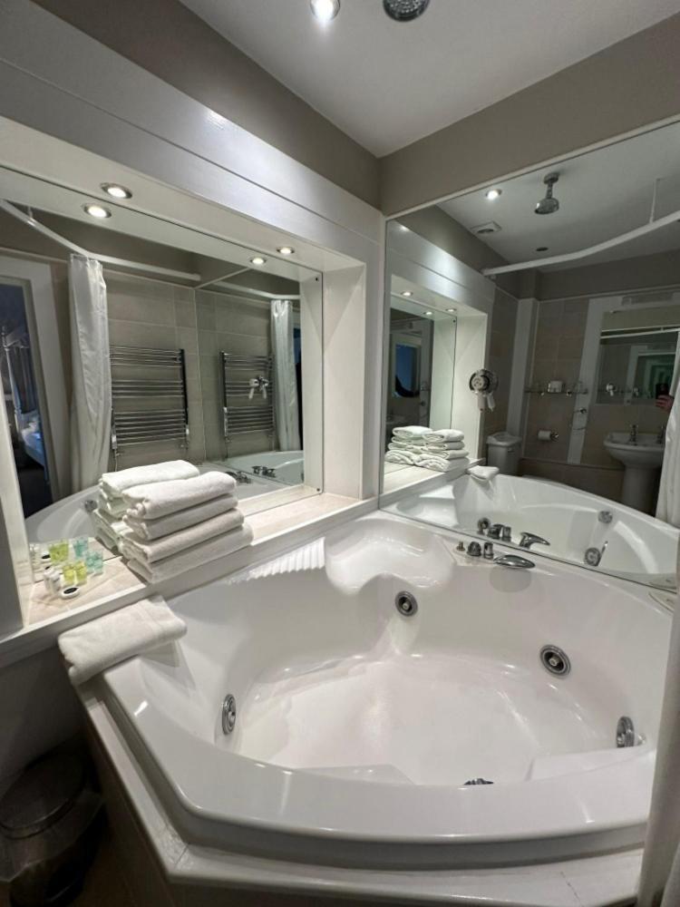 Hotel Langtry Manor