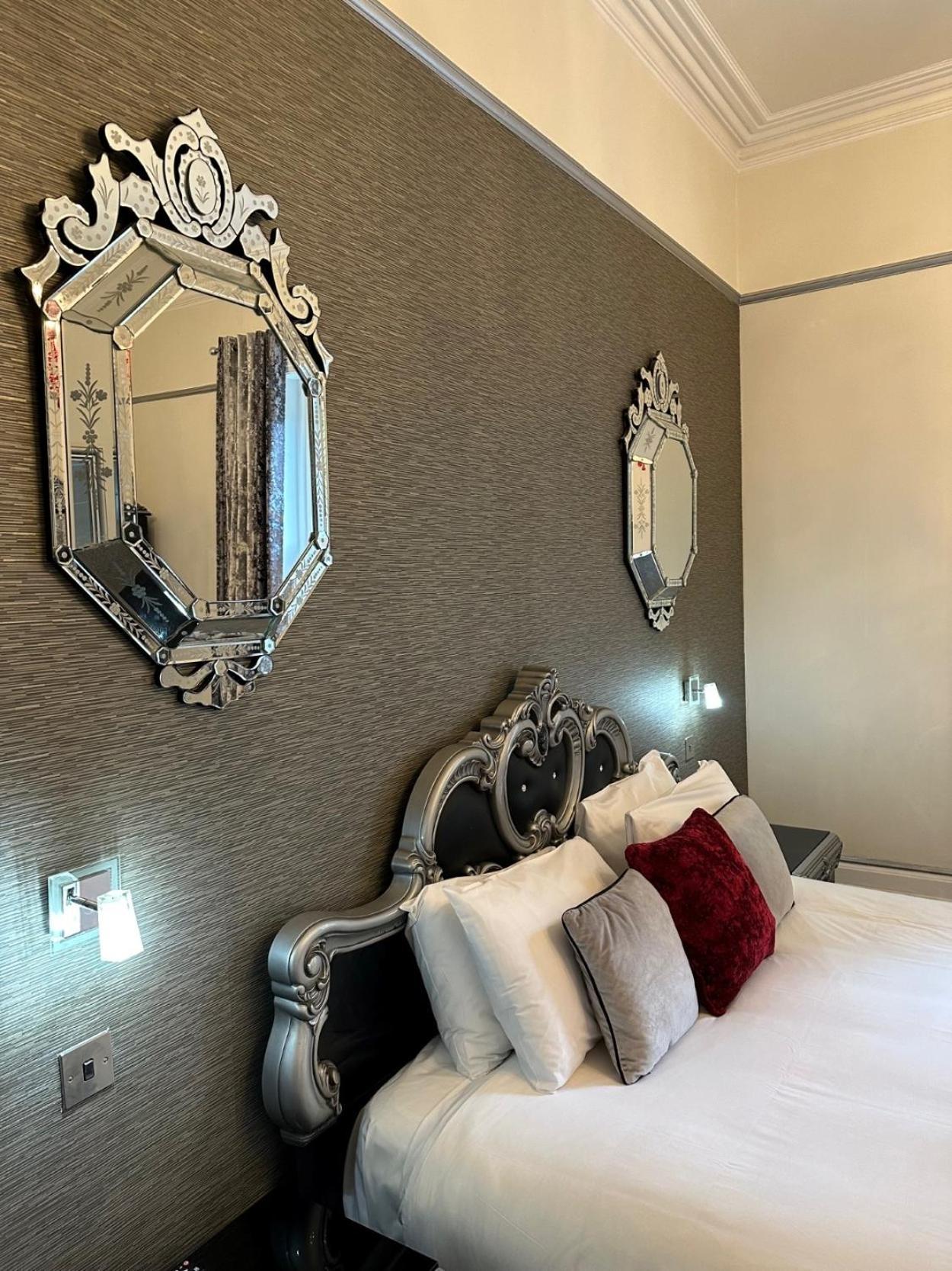 Derby Manor Bed & Breakfast 4*