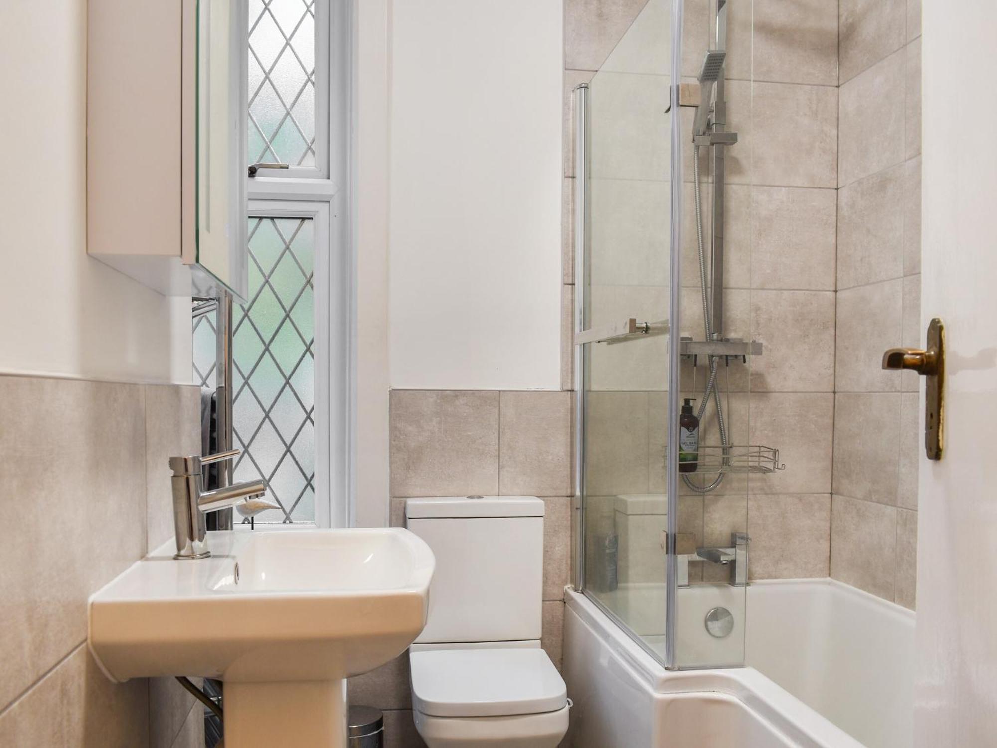 Apartment Flat 2, Langtry *