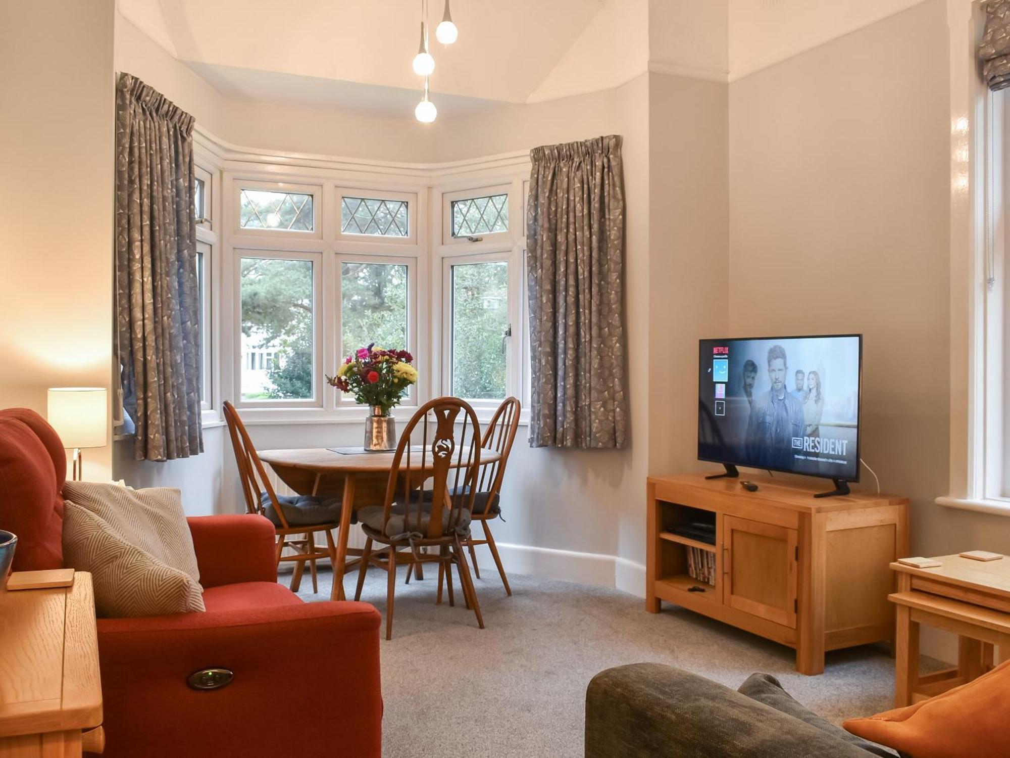 Flat 2, Langtry *