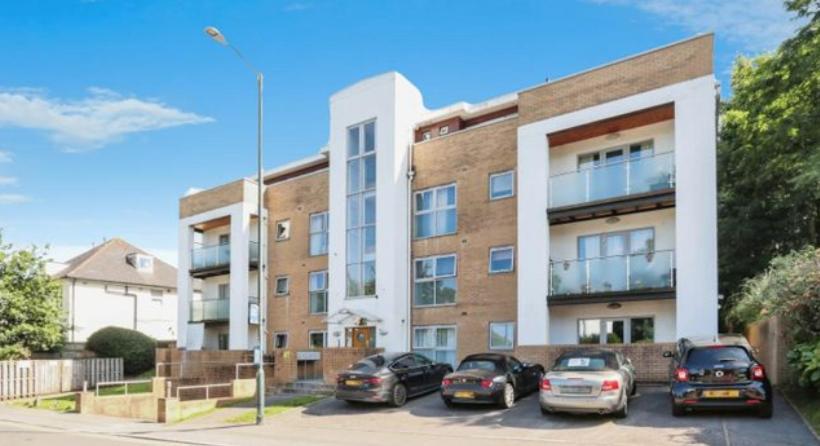 The Bourne, Westbourne Apartment