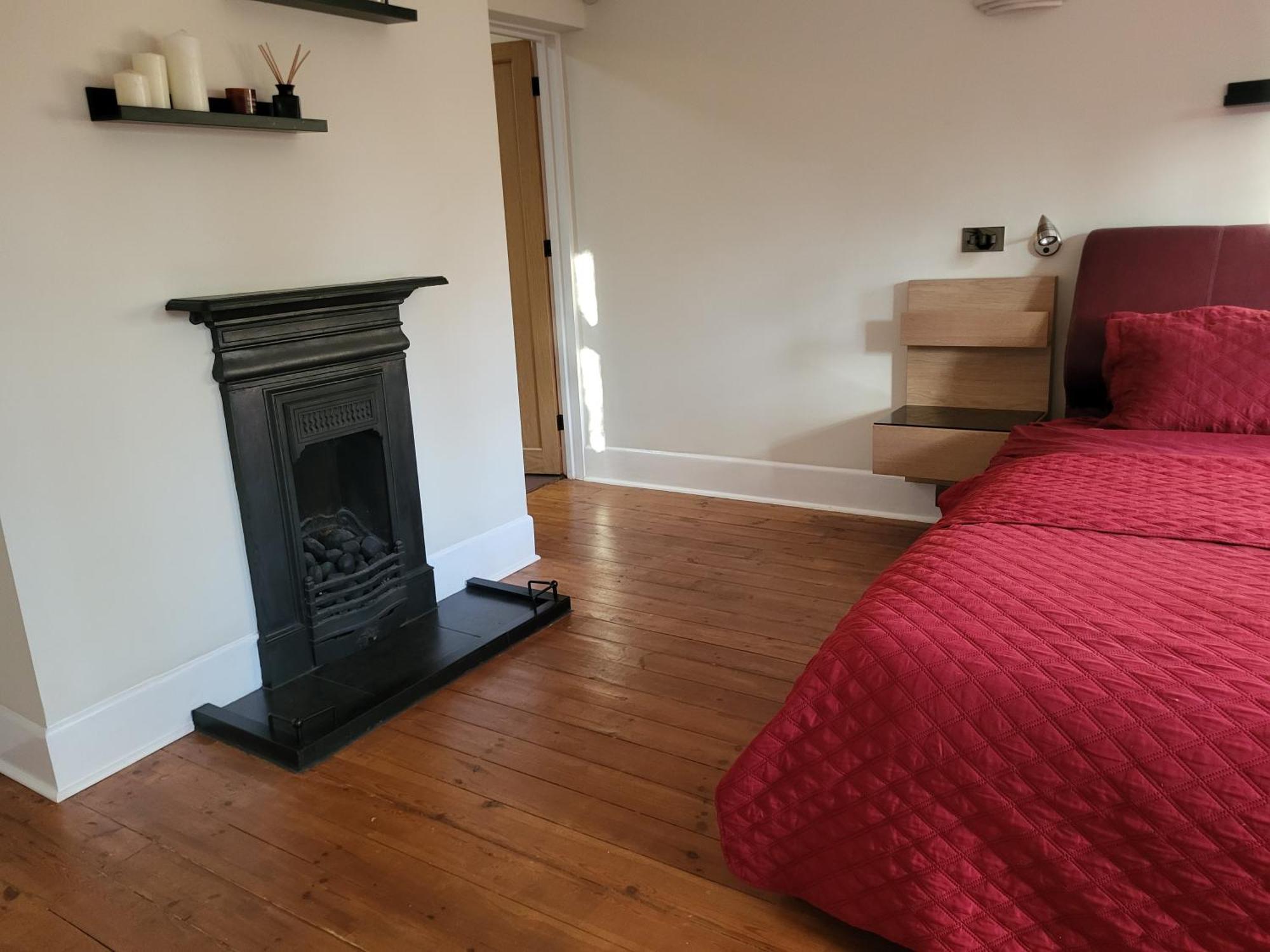 Little Robin Gate - Free Parking - - 10 Min Walk To Train Station Guest house *