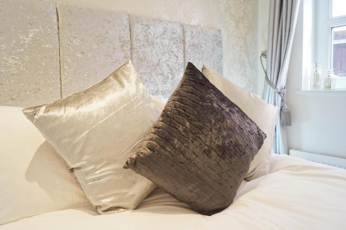 Apartment Modern 2 Bedroom With Private Parking Bournemouth