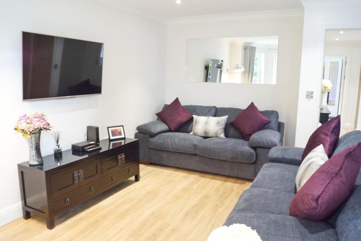 Modern 2 Bedroom With Private Parking * Bournemouth