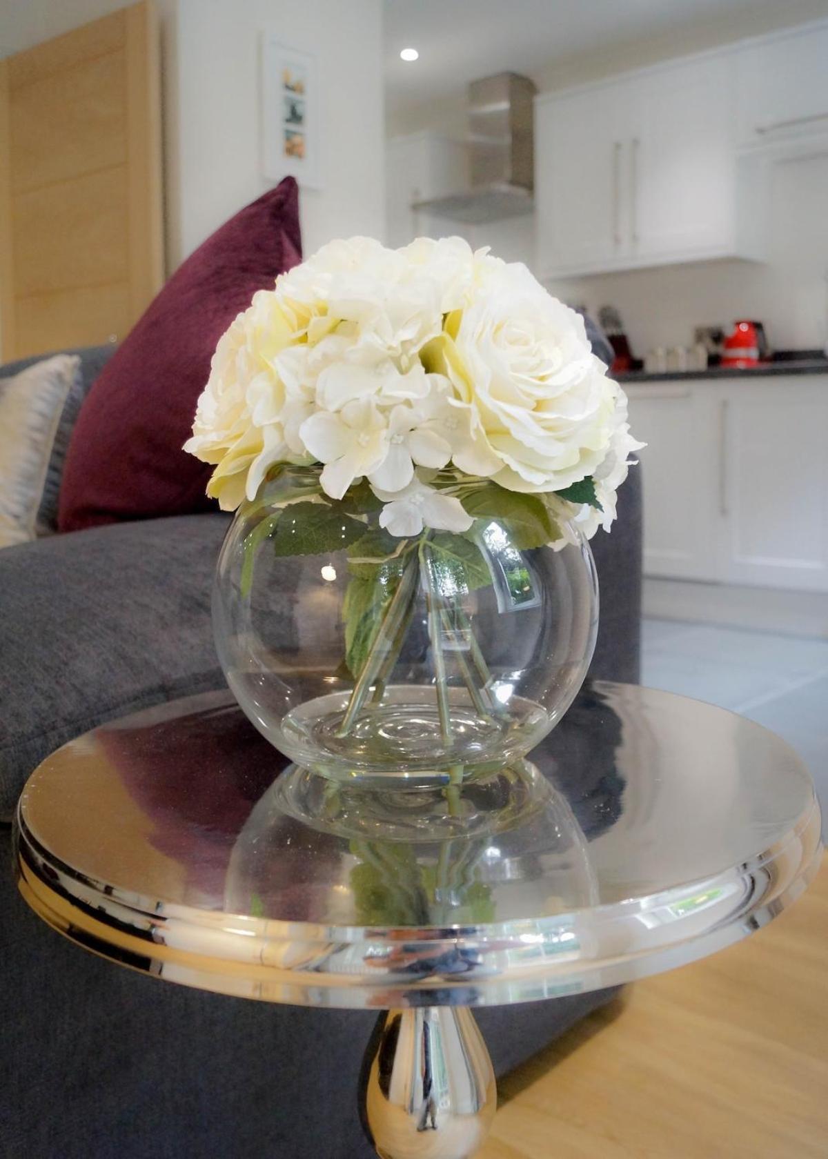 Modern 2 Bedroom With Private Parking *