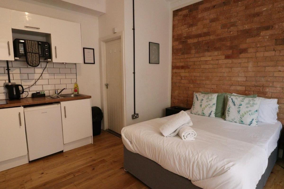 Flat 11, 10 St John's Road Apartment