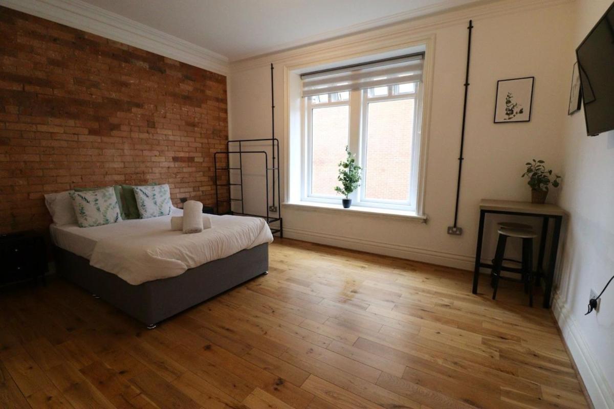 Flat 11, 10 St John's Road Apartment *