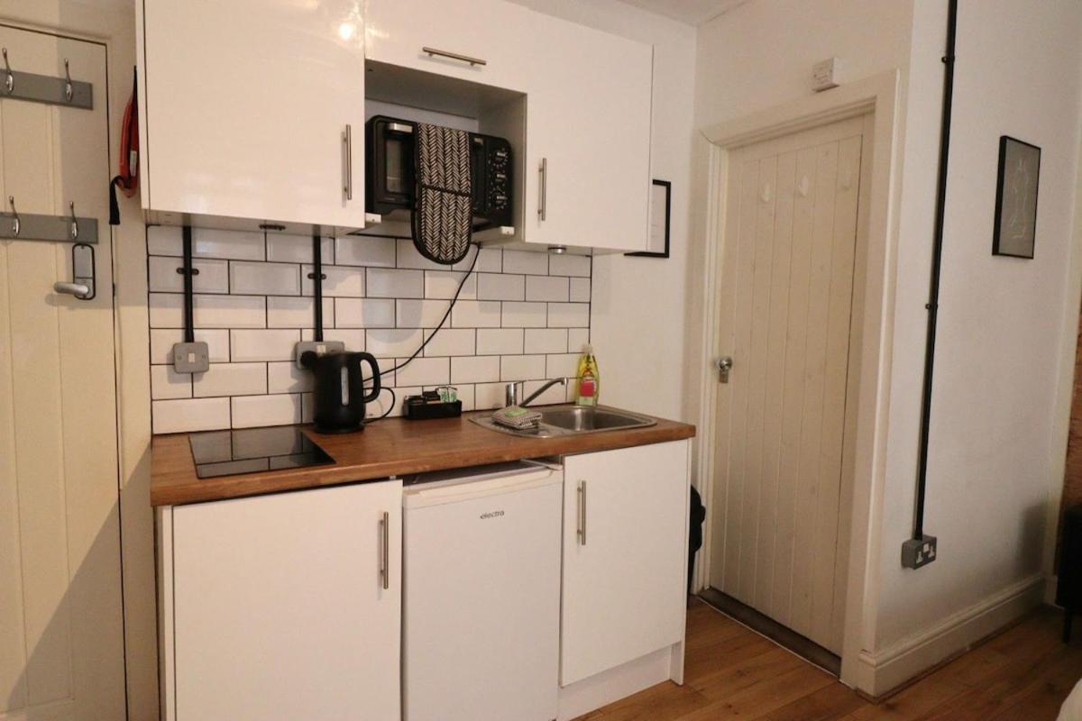 Apartment Flat 11, 10 St John's Road *