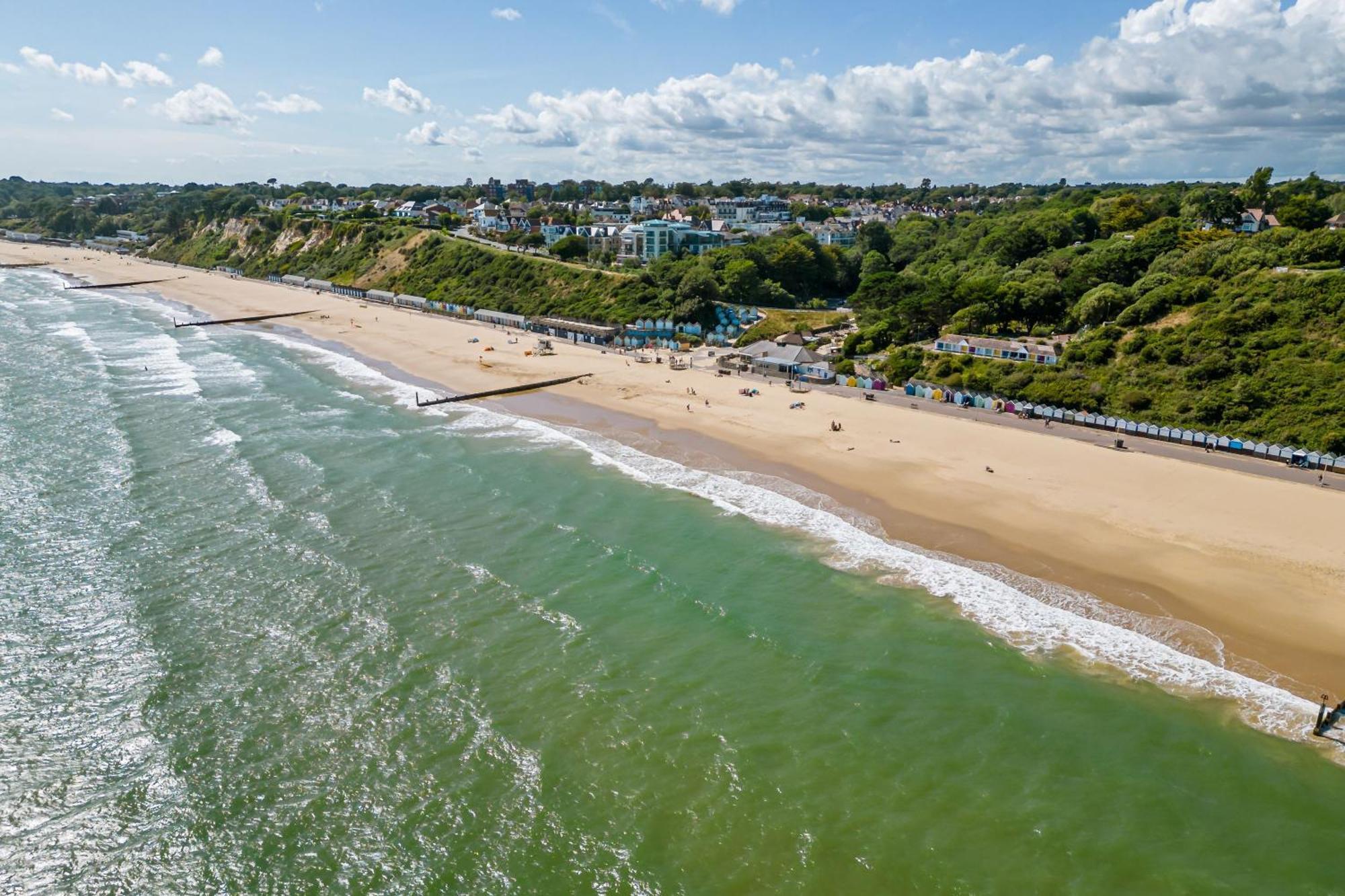 Oasis- Short Drive To * Bournemouth