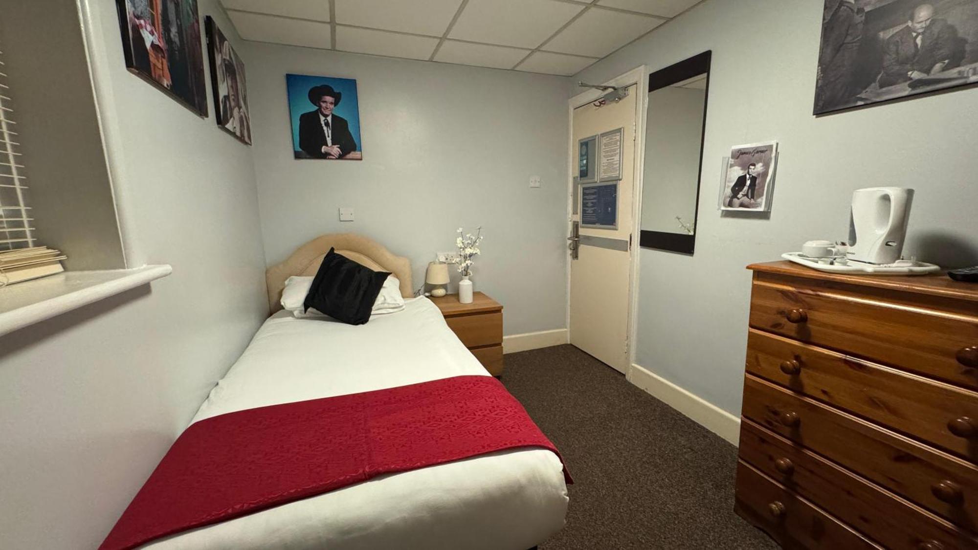 Celebrity East Cliff By Villare 3*