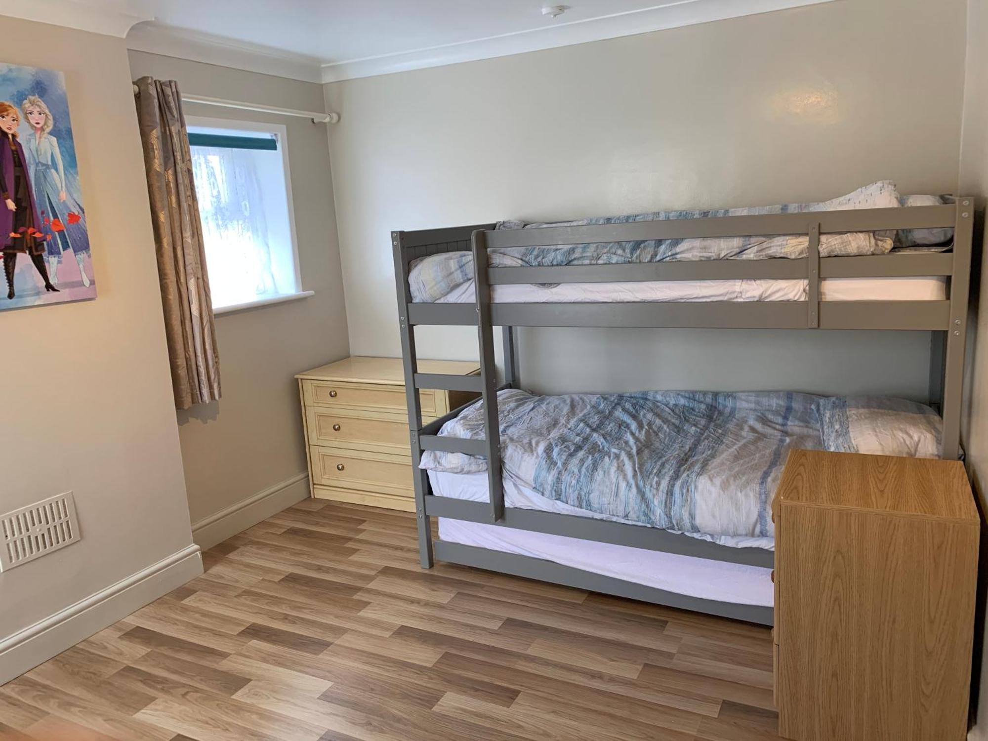Family House - Spa, Garden, Parking Holiday home Bournemouth