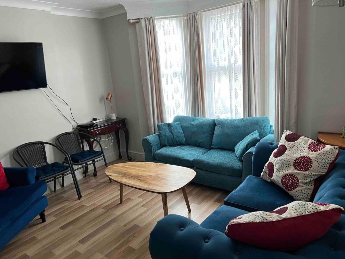 Family House - Spa, Garden, Parking Holiday home