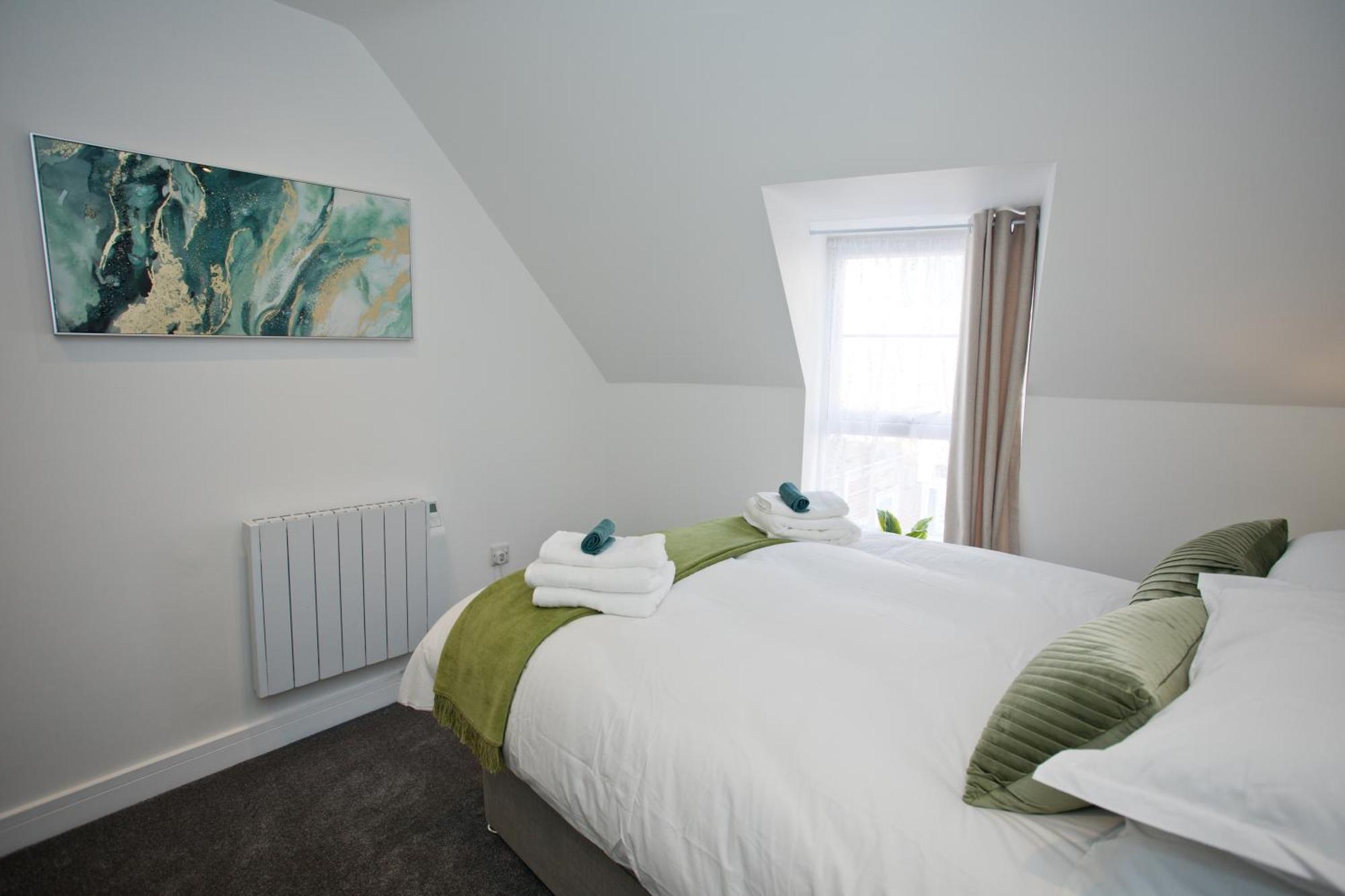 2 Bed House Free Parking 1km From The * Bournemouth