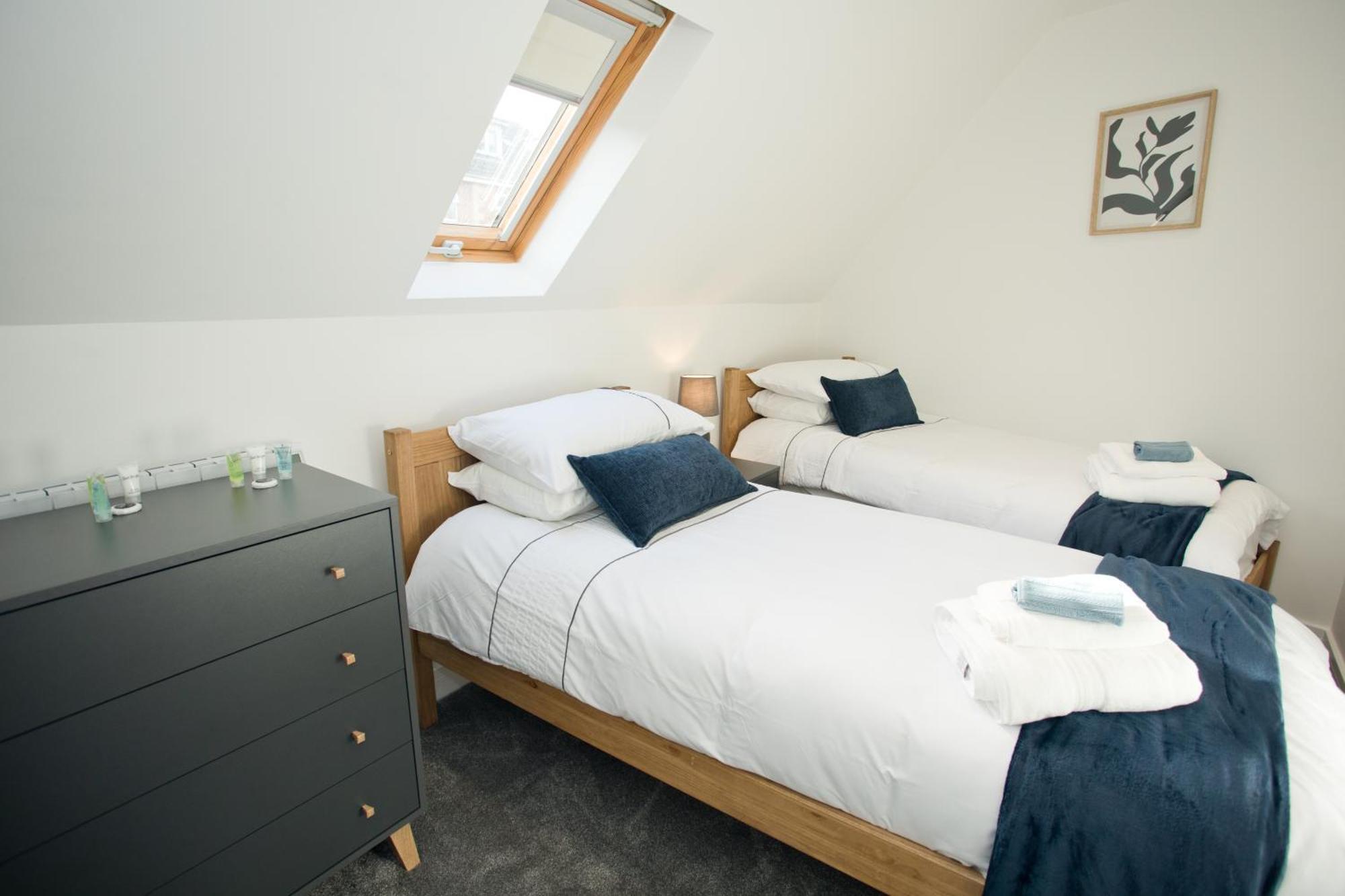 2 Bed House Free Parking 1km From The Bournemouth