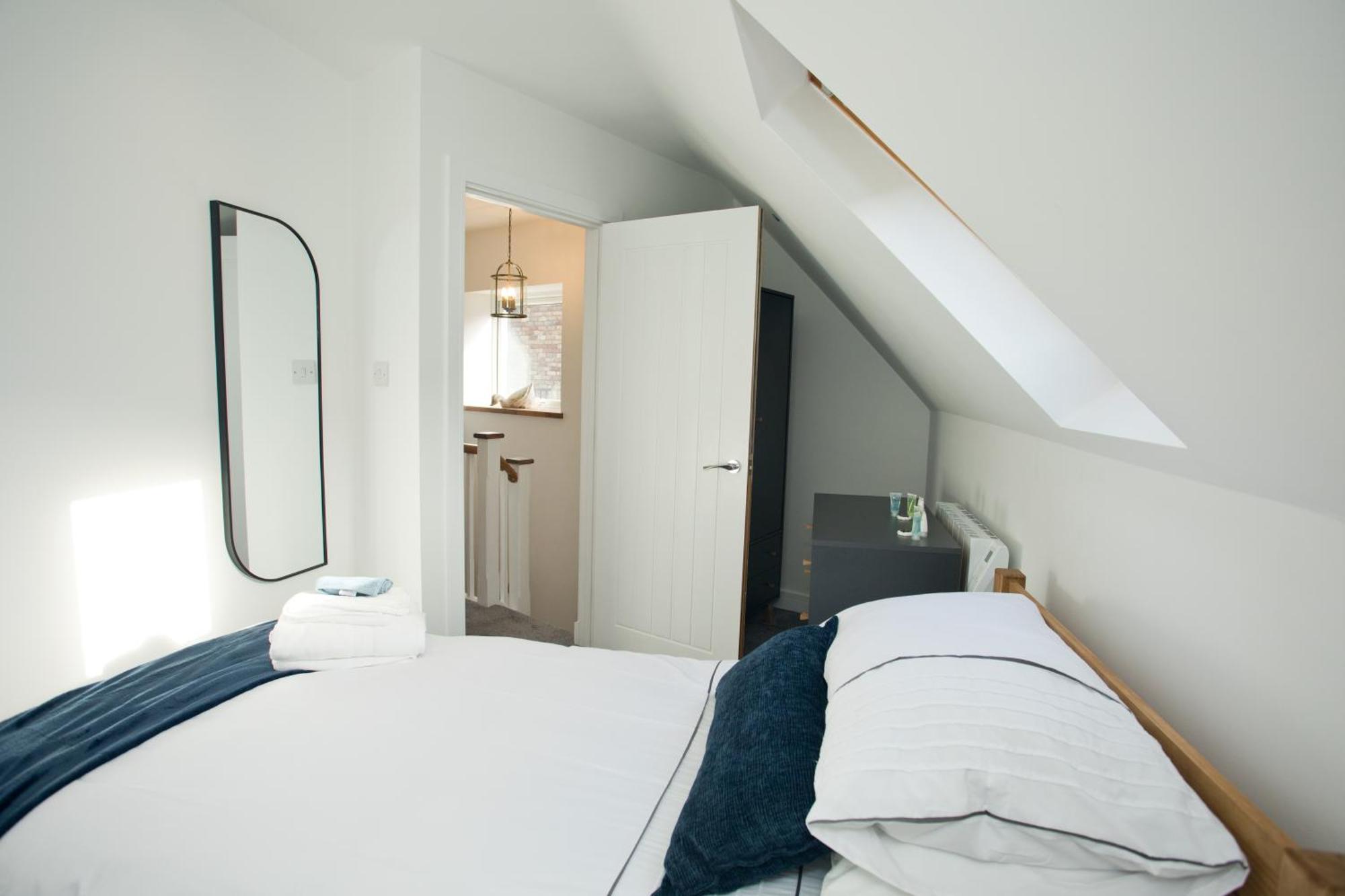 Holiday home 2 Bed House Free Parking 1km From The