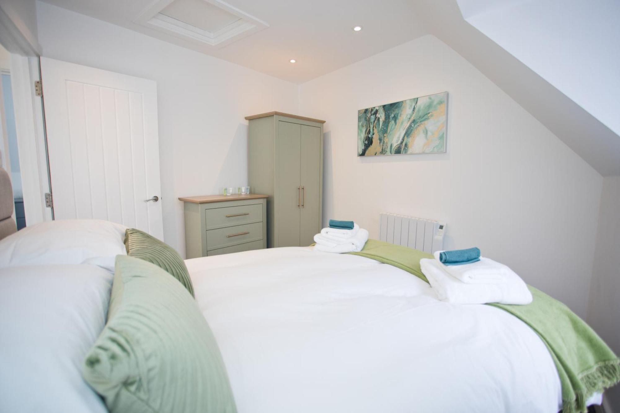 Holiday home 2 Bed House Free Parking 1km From The *