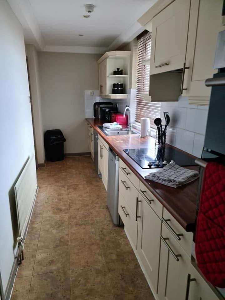 Carlton Club East Overcliff Apartment
