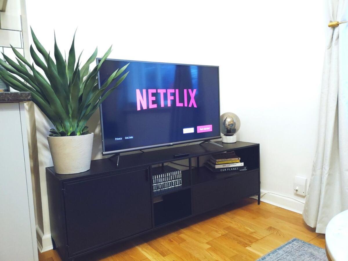Apartment Bright And Stylish 2 Bedroom Town Centre Sleeps 5 Free Parking Bournemouth