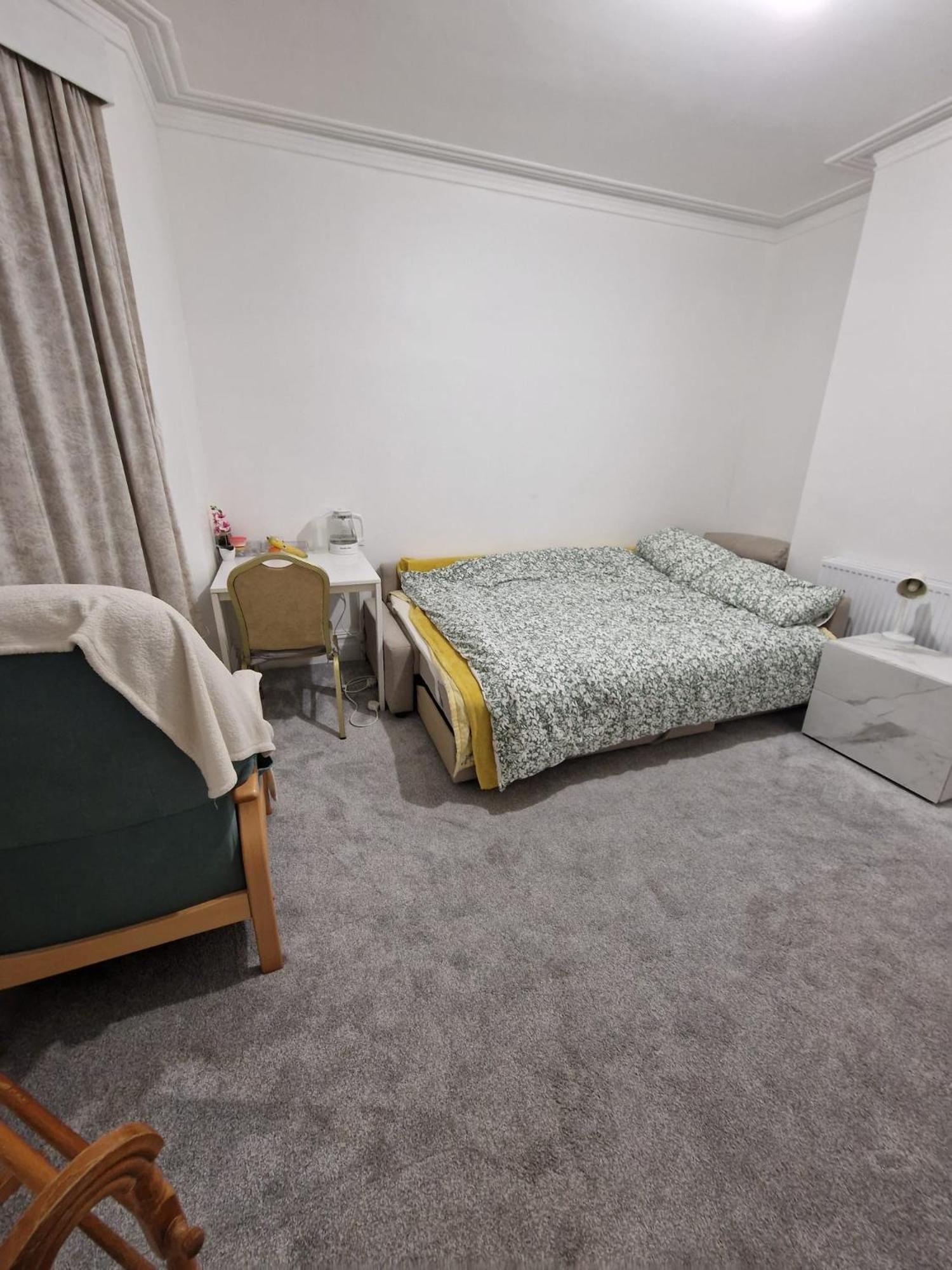 Double In Winton Homestay *