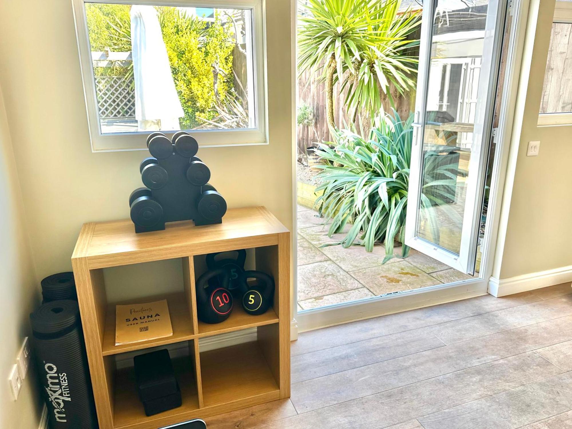 Luxury - Hot Tub - Pool Table - Gym - Sauna - Cinema - Free Parking - Close To * Bournemouth