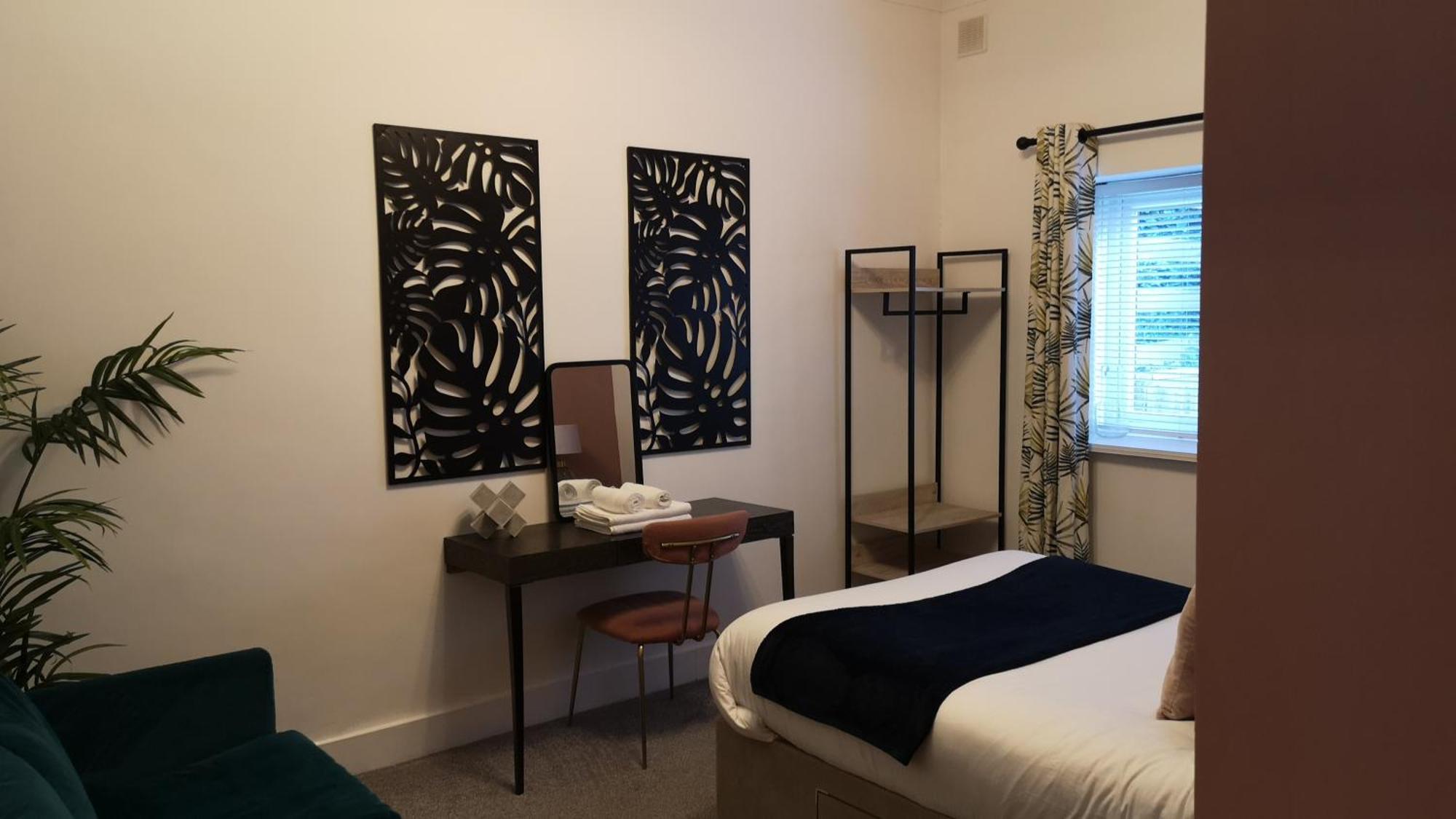 Bright And Stylish 2 Bedroom Town Centre Sleeps 5 Free Parking * Bournemouth