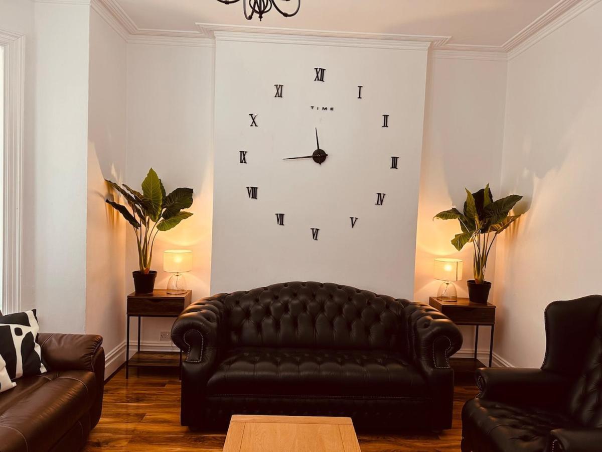Sandy Poole Christchurch Apartment