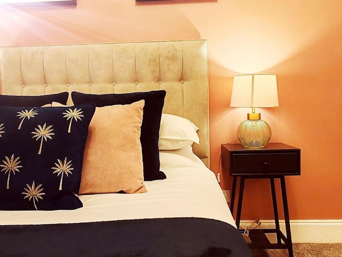 Apartment Bright And Stylish 2 Bedroom Town Centre Sleeps 5 Free Parking *