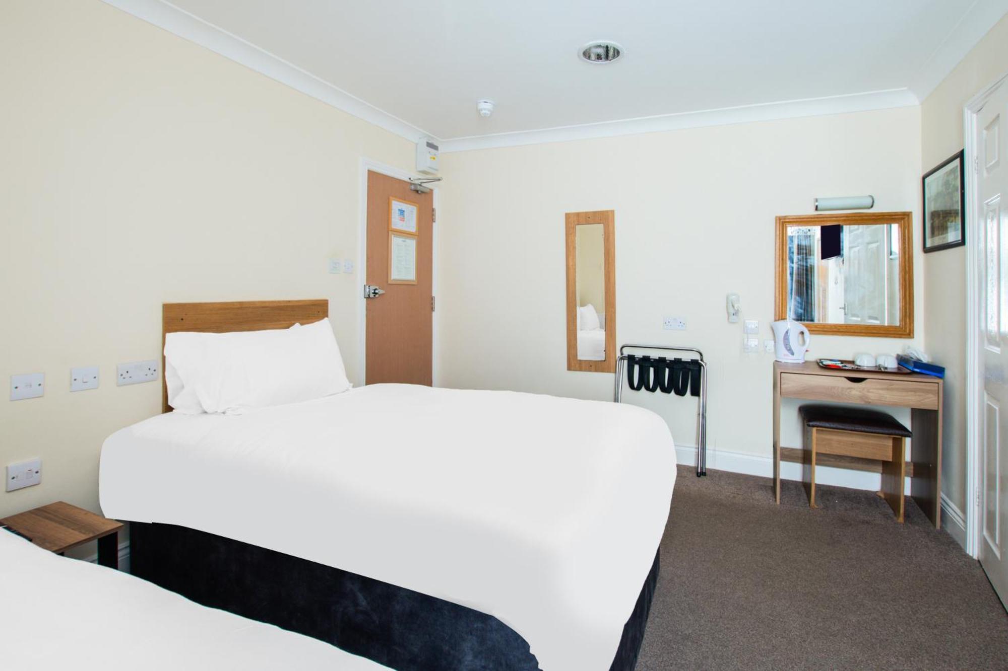 Hotel Belvilla Russel Court 4*
