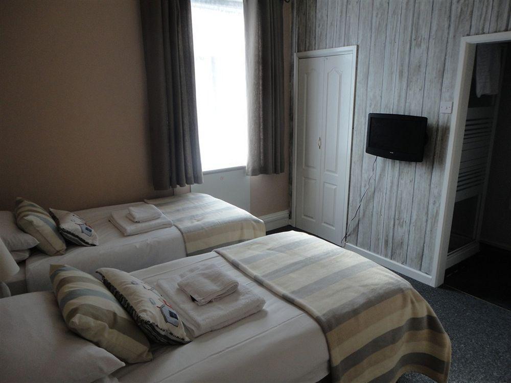 Bed & Breakfast Waves In Bournemouth