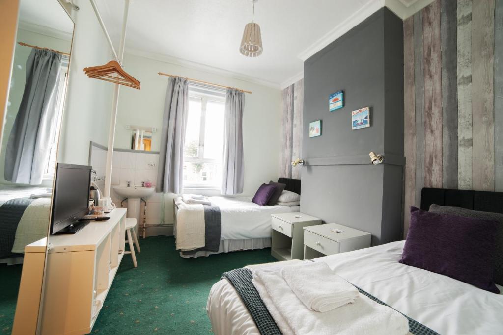 Bed & Breakfast Waves In Bournemouth