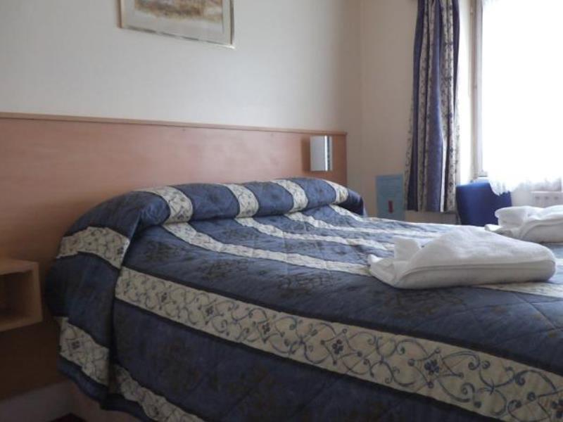 Laguna Hotel 3*