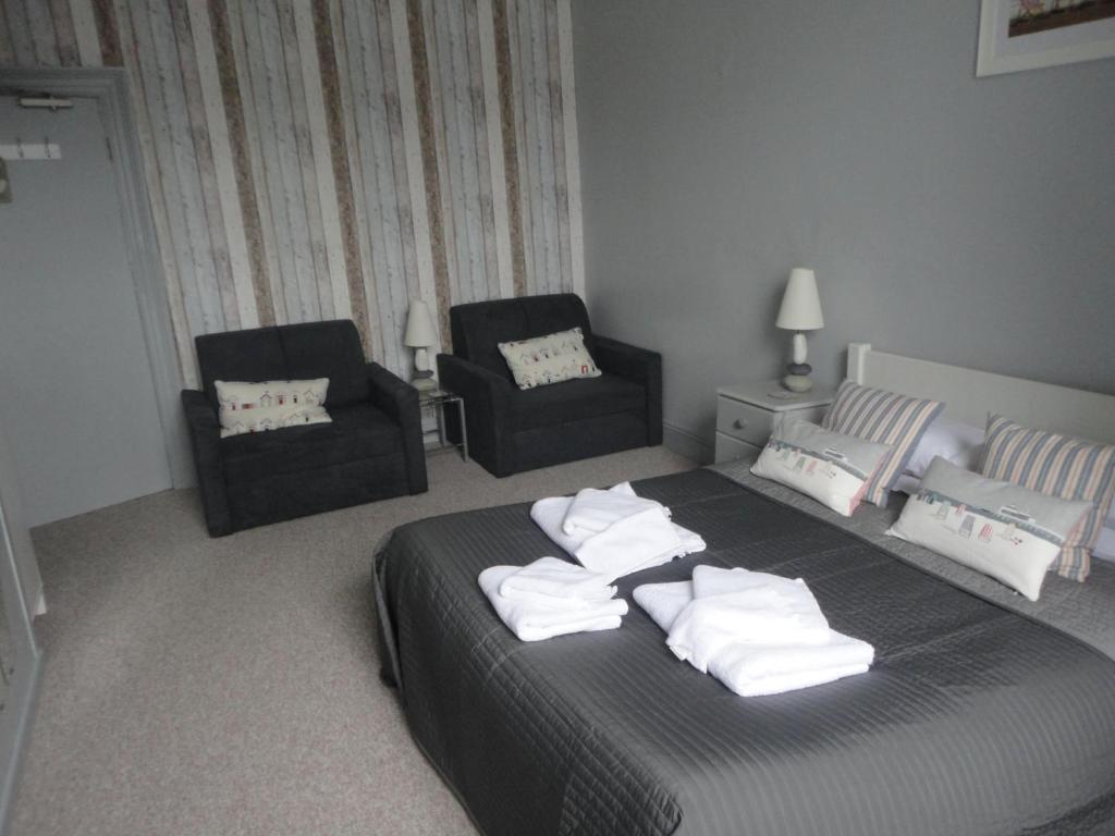 Bed & Breakfast Waves In 3*