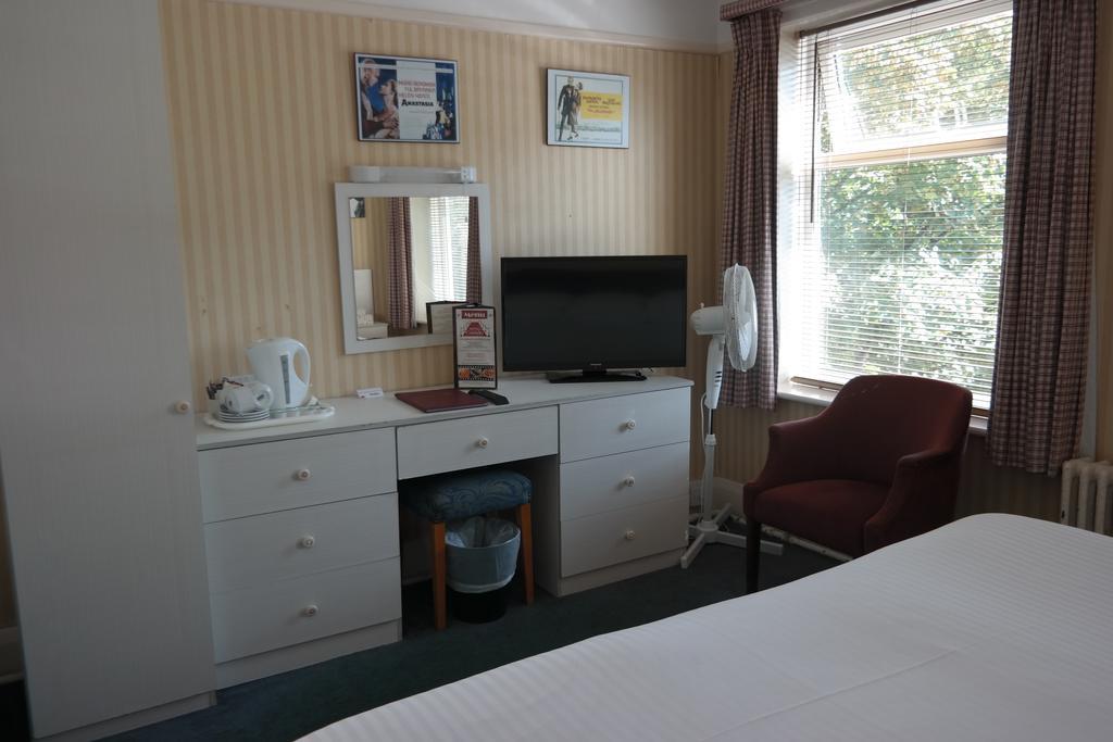Celebrity East Cliff By Villare Hotel Bournemouth