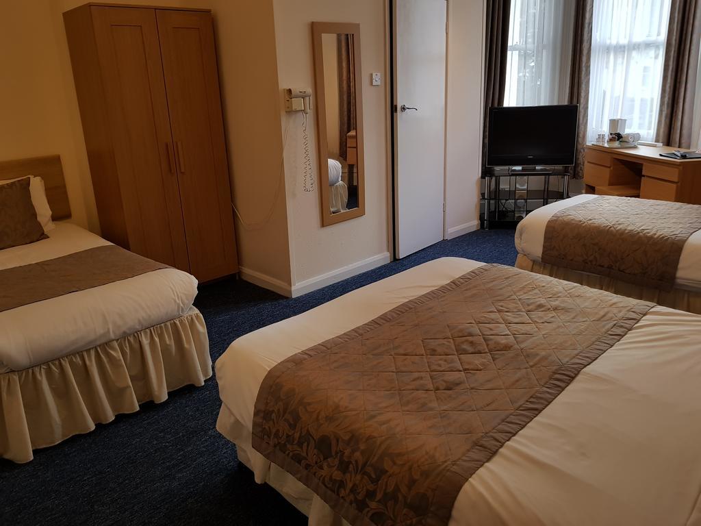 Burley Court 3*