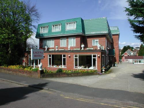 Laguna Hotel 3*