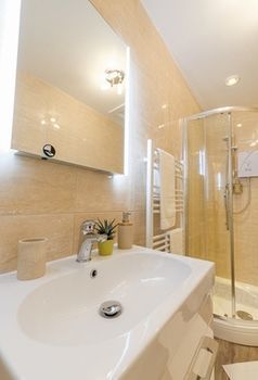 Sea Road Apartment