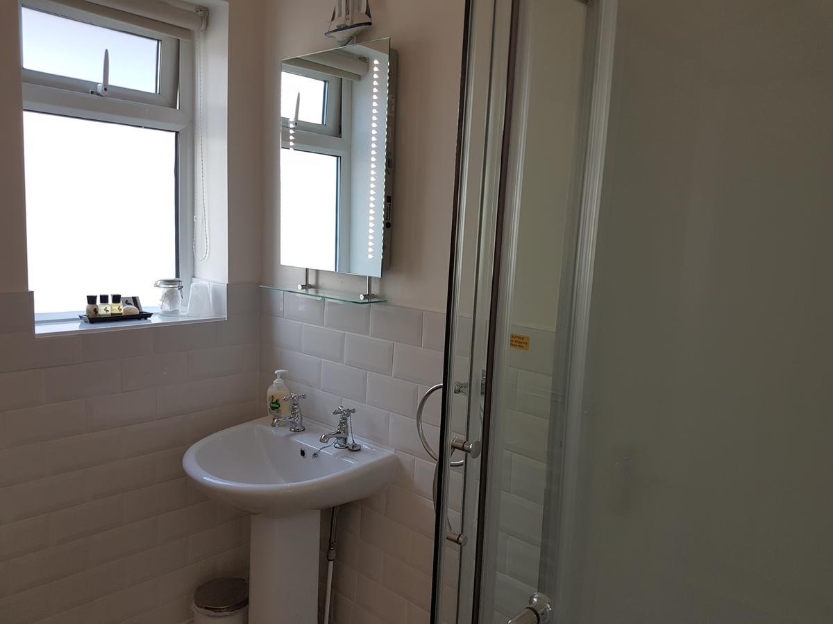 Beach Lodge Bed & Breakfast *