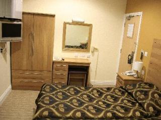 Russell Court 2*