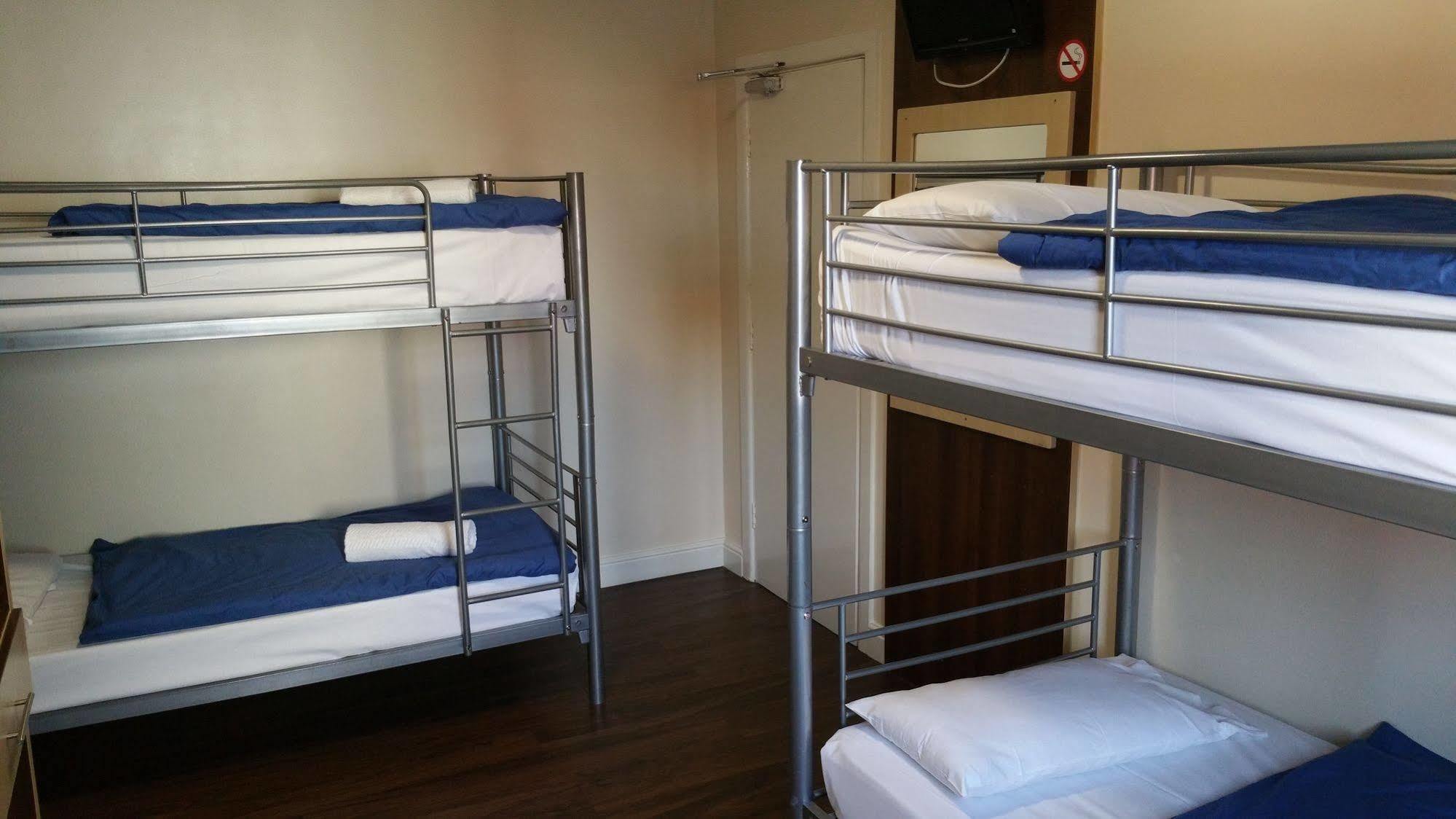 Hostel Lynden Court *