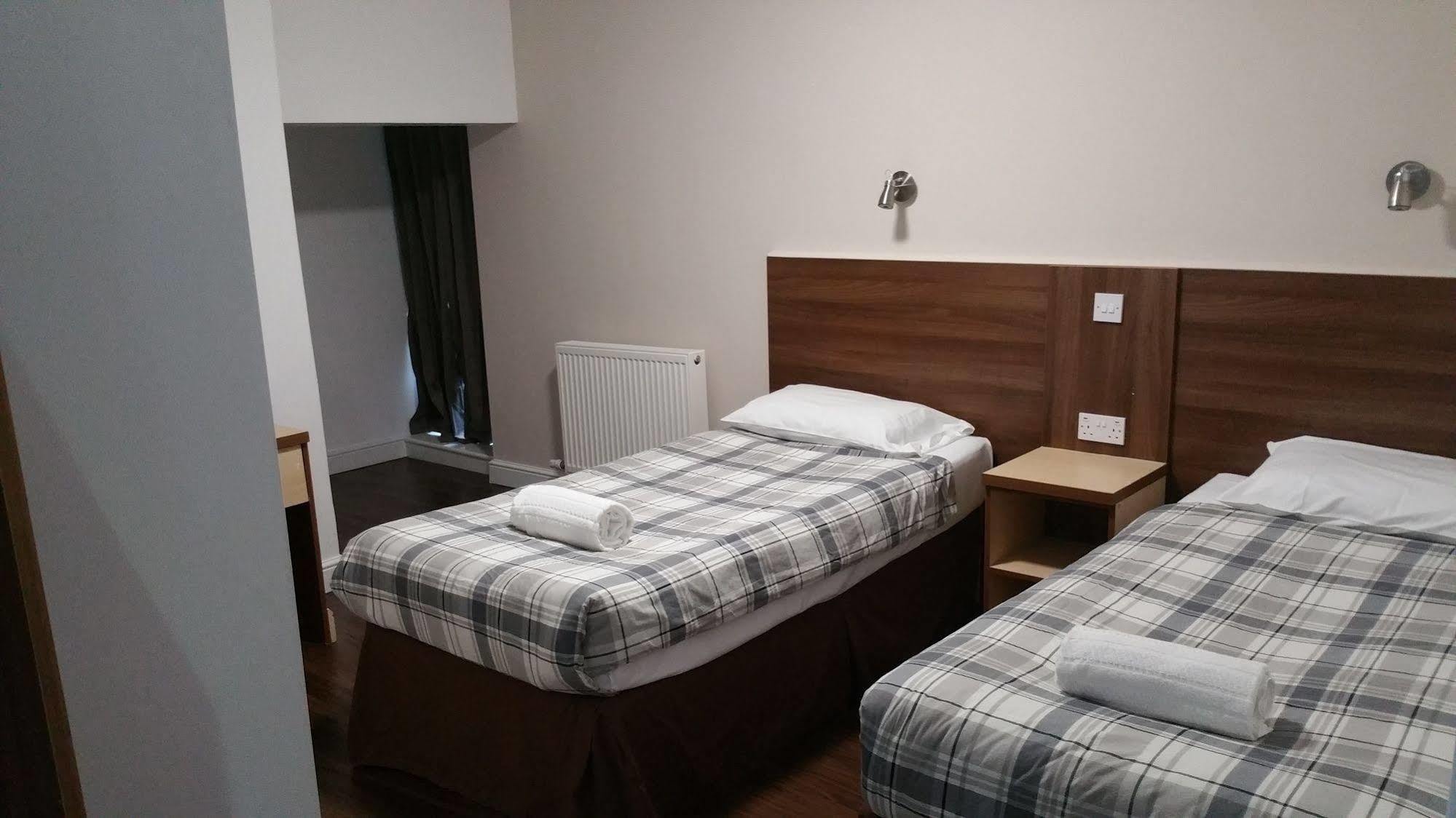 Hostel Lynden Court *