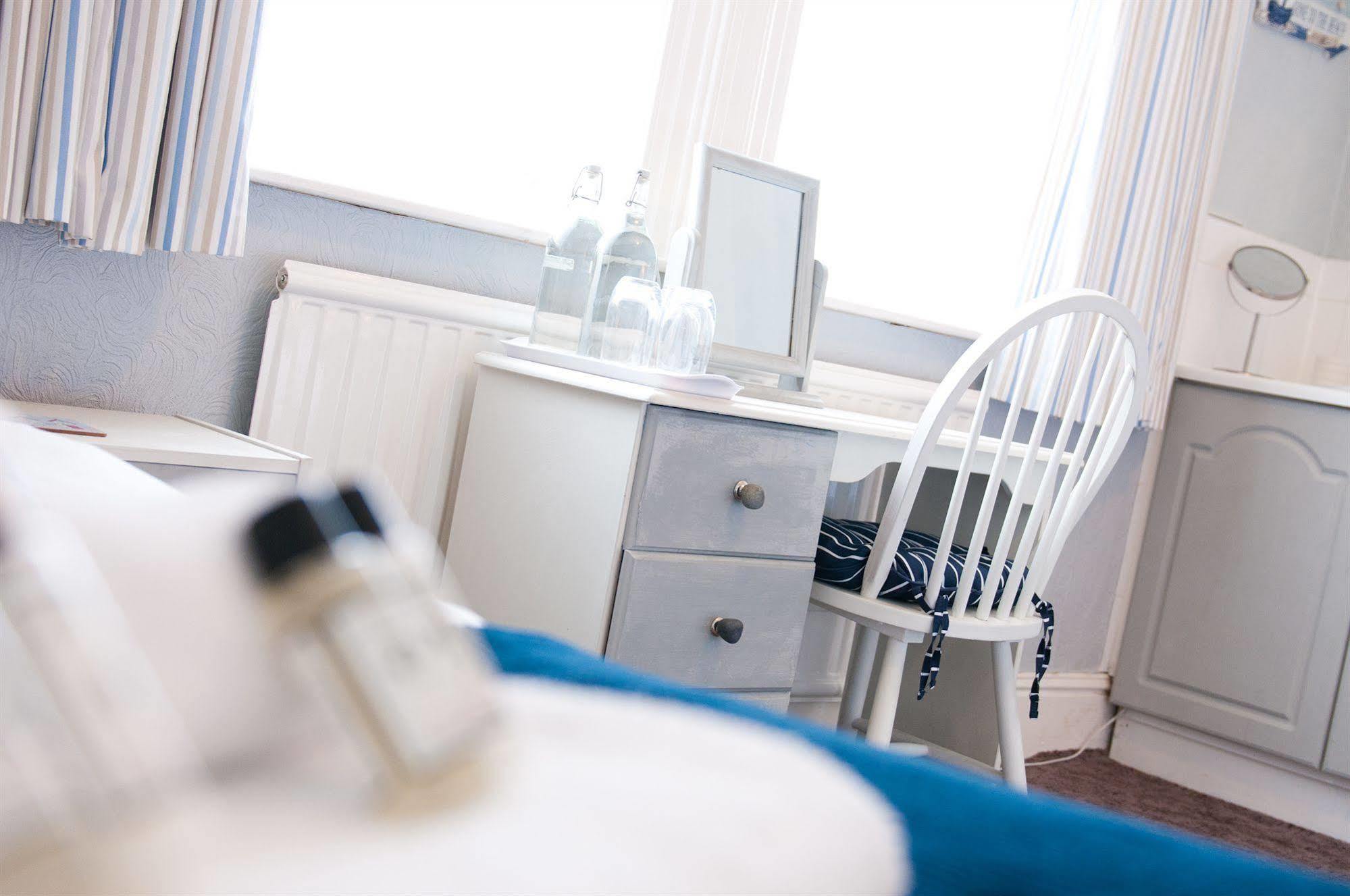 Waves In Bed & Breakfast Bournemouth