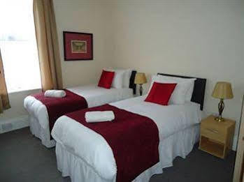 Cecil Court Hotel 3*