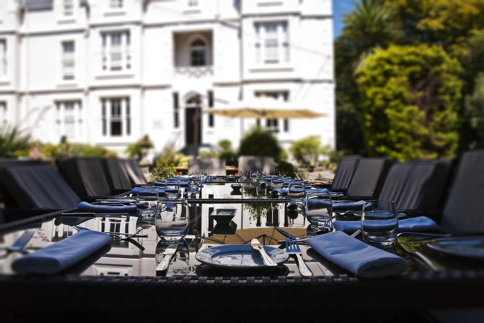 The House 4*