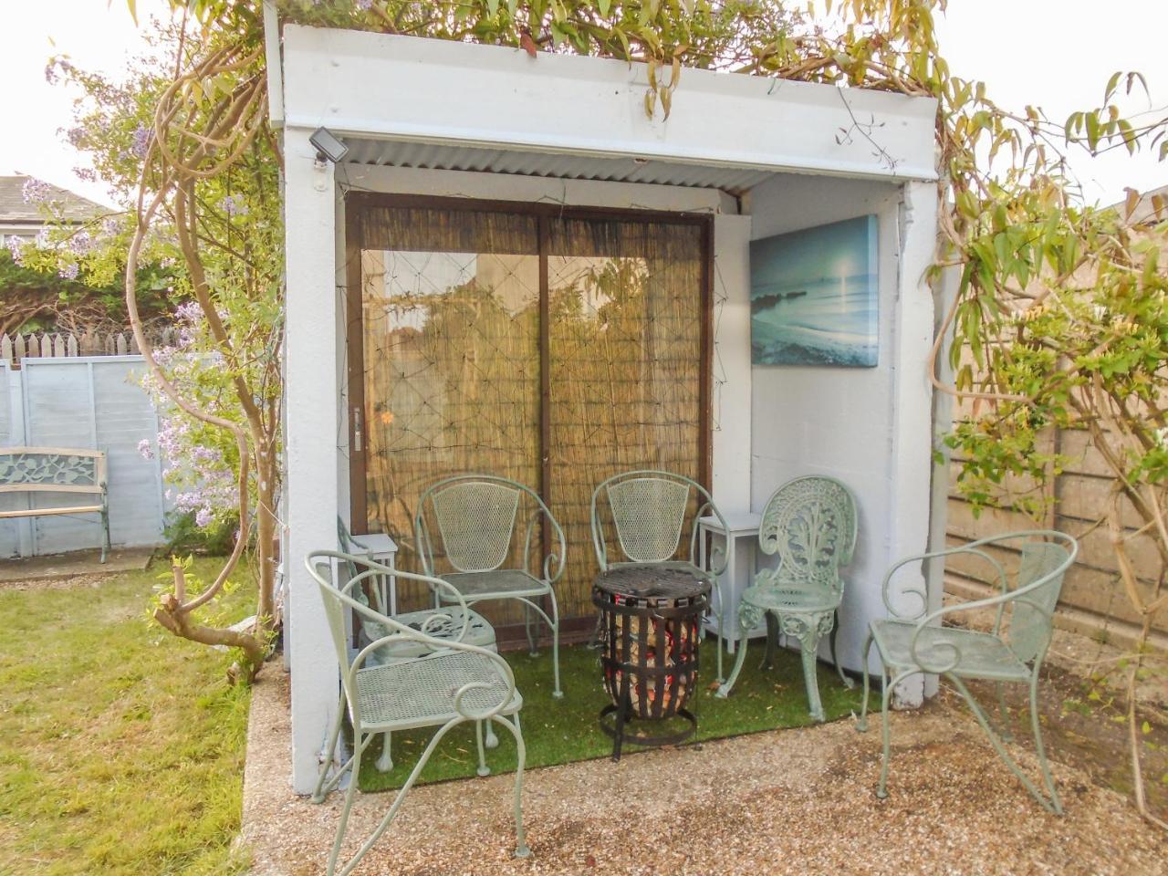 32 Cranleigh Close *