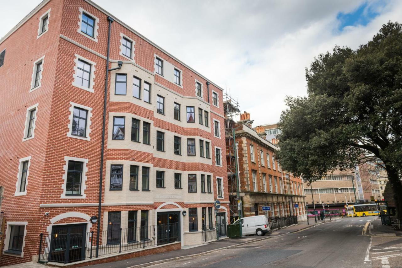 Hashtag Campus Accommodation- Students Only Id Required *