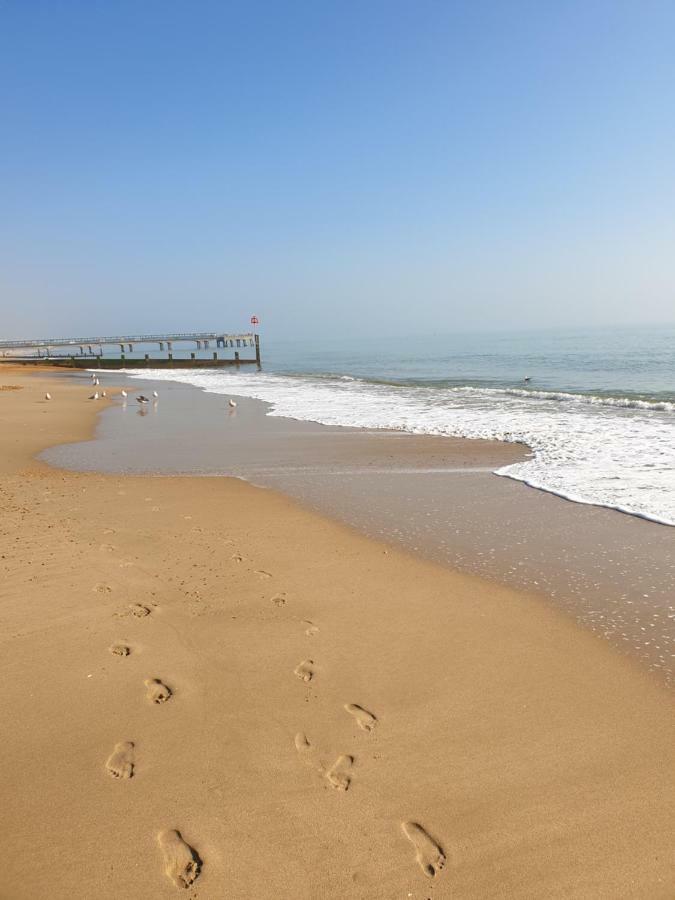 Hot Tub & Sauna Let * Bournemouth