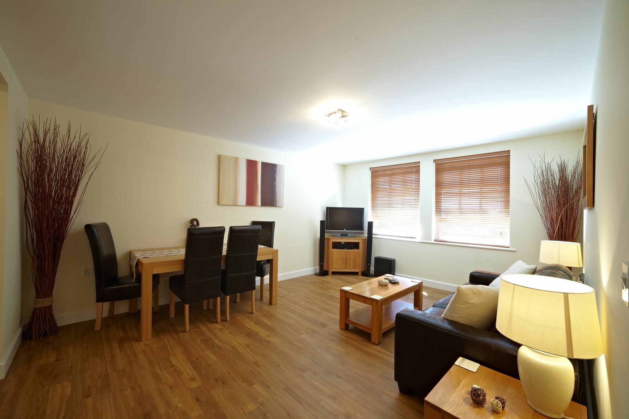 Exchange Building By Viridian Apartment *