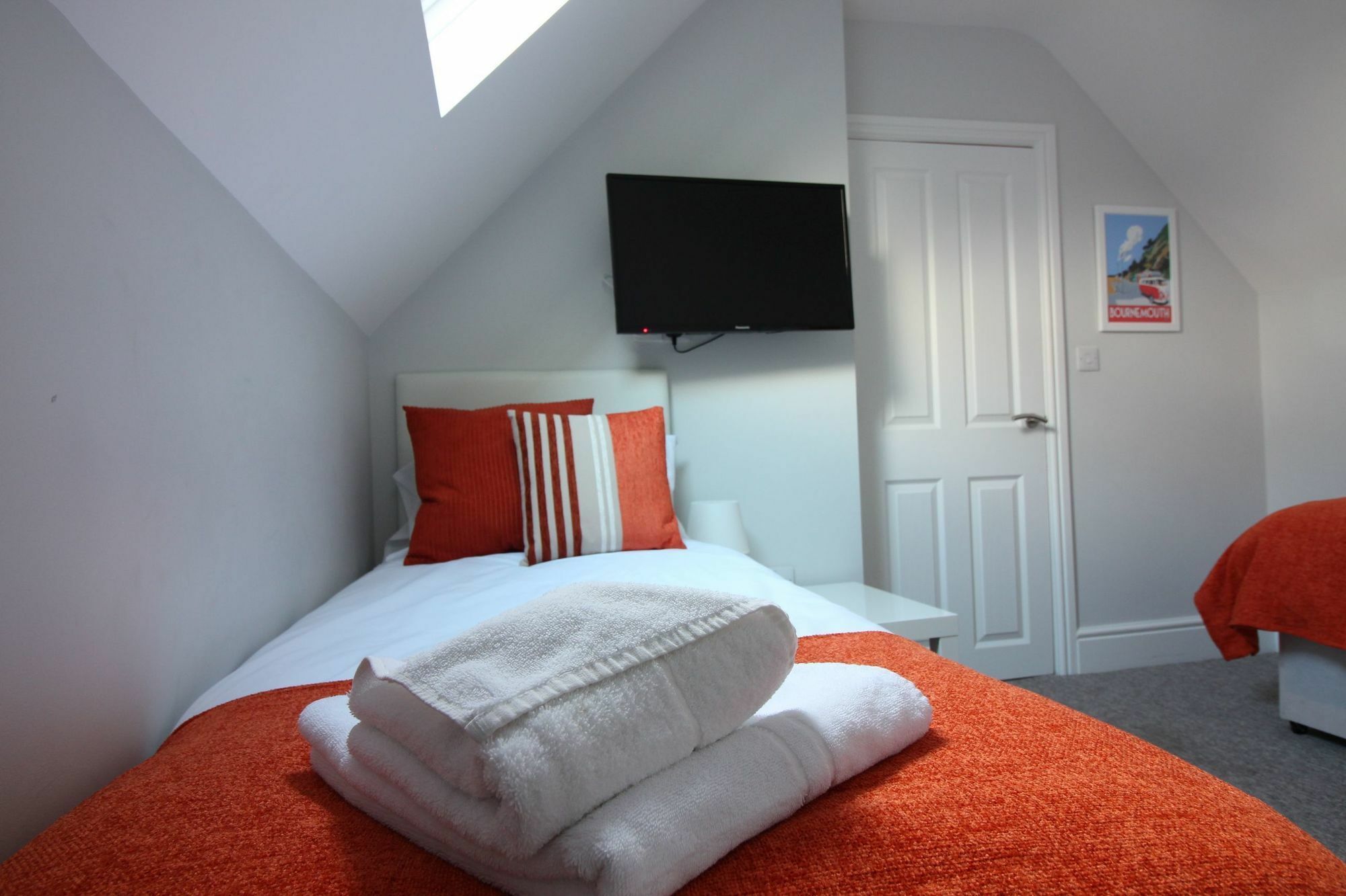 Apartment Diamond - Southbourne Grove 5